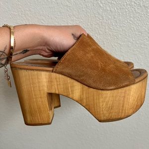 Steve Madden Tan SUEDE WOOD PLATFORM MULE SANDALS 6